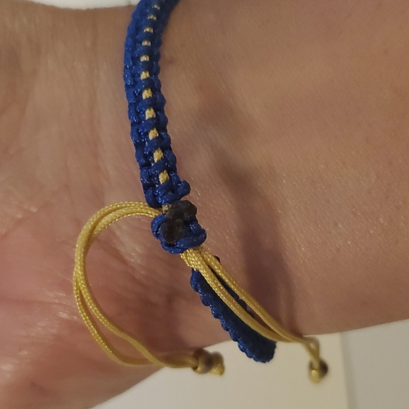 New Blue Leaf Macrame Bracelet - Picture 2 of 2